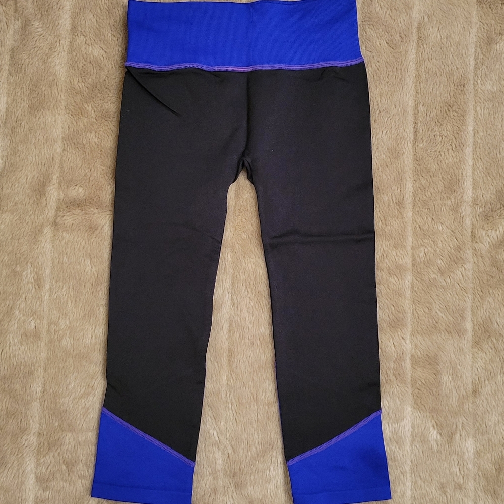 BRAND NEW Electric Yoga Women's Wonder Woman Capri, S/XS
